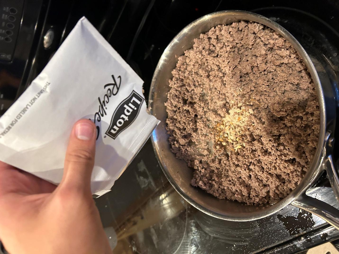 Sprinkling onion seasoning